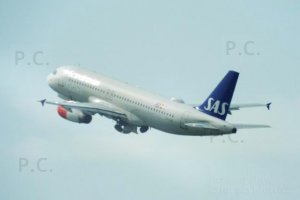 scandinavian airlines airbus retracts undercarriage.JPG