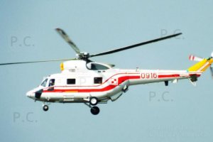 śmigłowiec sokół na lotnisku chopina 2019.JPG