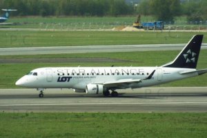embraer 175 polish airlines sp-lio star alliance 24. 04. 2019.JPG