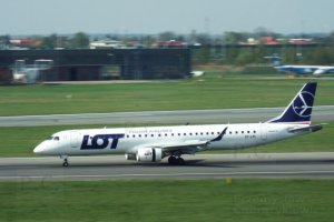 sp-lnl higherthanjumbojets.pl embraer 195.JPG