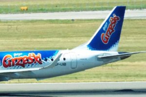 embraer pll lot malowanie specjalne grzeski 25. 06. 2019.JPG