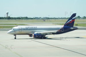 superjet ra-89065 aeroflot lotnisko chopina 24.06.2019.JPG