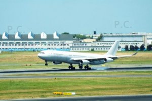 air belgium oo-abe chopin 25. 06. 2019 tire smoke landing.JPG