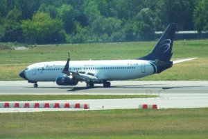 chopin airport flight operations june 2019 ei-gim b 737 eigim.JPG