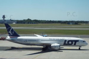 side view boeing b 787 dreamliner widok z boku 25. 06. 2019.JPG