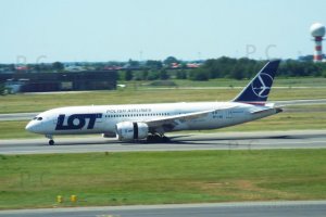 airliner spotting polish dreamliner sp-lre.JPG