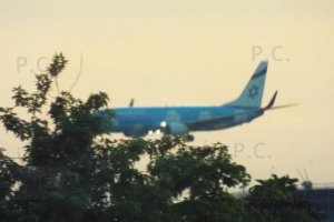 b 737 el al special livery clouds.JPG