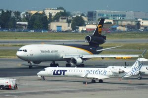 md 11 ups and bombardier lot nordica es-aci.JPG