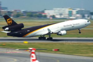 jet aircraft parcel delivery samolot odrzutowy dostawa paczek.JPG