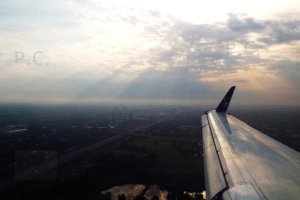 sp-lde embraer 170 pll lot extended slats upon landing at chopin.JPG