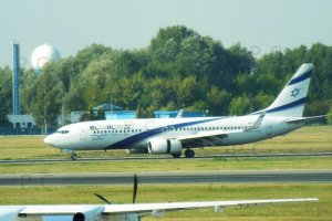 chopin airport flight operations august 2019 b 737 el al.JPG