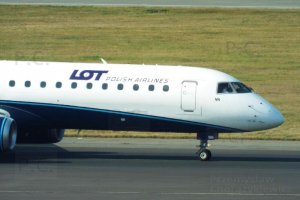 splnn embraer 195 pll lot sp-lnn.JPG