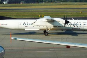 austrian star alliance q400 oe-lgq.JPG