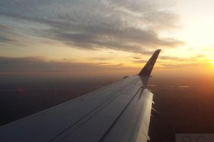lot polish airlines embraer 170 sp-ldf winglet warsaw dawn.JPG