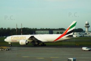 emirates sky cargo a6-efk boeing b 777f przemyslaw chorazykiewicz photo.JPG