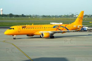 chopin airport flight operations september 2019.JPG