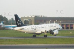 oo-ssc airbus a319  star alliance livery brussels airlines.JPG