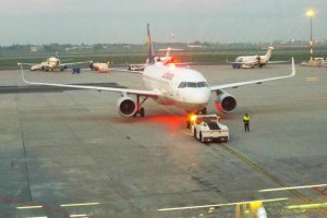 airport poor lighting conditions photography.JPG