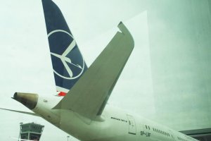 chopin airport flight operations october 2019 pll lot b 787.JPG