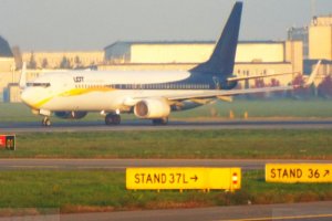 chopin stand 37 l b 737 sp-lwg.JPG