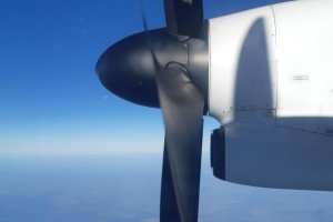 samsung galaxy a8 fast moving object photo.jpg