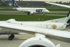 sp-ldf sp-eqk sp-lrf lotnisko chopina pazdziernik 2019.JPG