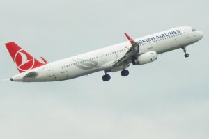 tcjtg airbus a321 turkish airlines tc-jtg chopin airport.JPG