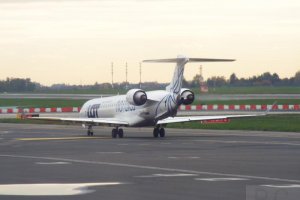 bombardier crj-900 chopin jet aircraft.JPG