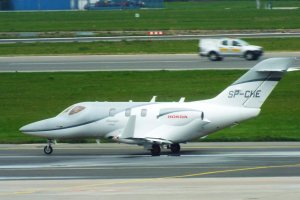 sp-che ha-420 hondajet lotnisko chopina warszawa okecie.JPG