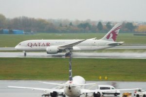 a7-bcj boeing b 787 a7bcj qatar warsaw warszawa poland polska.JPG