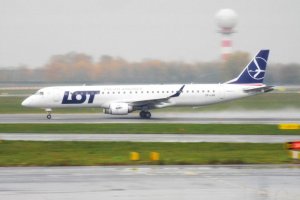 13 november 2019 e 195 sp-lng chopin departure.JPG