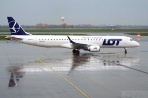 LOT Polish Airlines E 190 SP-LMC, E 195 SP-LNG, SP-LNH, SP-LNM Chopin 13. 11. 2019