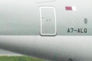 samolot odrzutowy airbus warszawa a350 a7-alq qatar.JPG