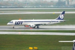 e 195 pll lot sp-lna listopad 2019.JPG