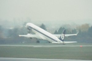 odrzutowiec embraer polskich linii lotniczych lot.JPG