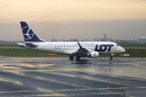 embraer 170 sp-ldf polskie linie lotnicze lot 13. 11. 2019.JPG