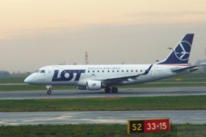 polish embraer just before departure from chopin.JPG