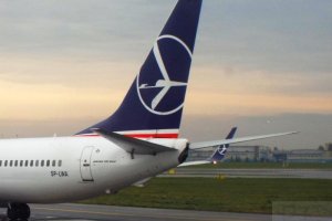 splwa b 737 sp-lwa fotografia chmur przemysl warszawa.JPG