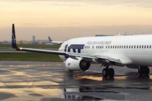 lot samolot woda odbicie chmury europa chopin.JPG