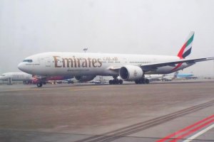 chopin airport december 2019 boeing b 777 a6-egw emirates.JPG