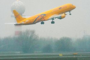 przemysl chorazykiewicz e 195 chopin departure yellow jet.JPG