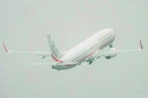 b 737 0110 rzeczpospolita polska chmura mgla.JPG