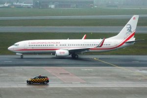 0110 boeing b 737 republic of poland side view przemyslaw chorazykiewicz.JPG