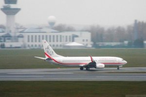 pilsudski b 737 mist mgla cloud chmura.JPG