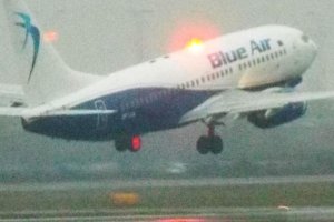 red stroboscope light boeing b 737 czerwone swiatlo stroboskopowe.JPG