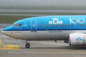 skyteam royal dutch airlines 100 b 737 ph-bgn chopin.JPG