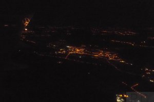 night flight rzeszow jasionka chopin warsaw pll lot embraer 170 sp-ldf.JPG