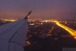 4. 12. 2019 pll lot e 170 sp-ldf chopin early morning landing approach.JPG