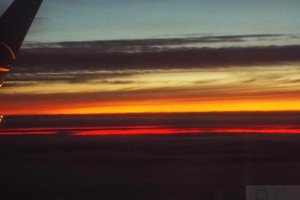 kolory na niebie ziemia z lotu ptaka chmury.JPG