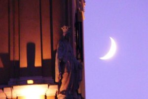 moon over przemysl 30 december 2019.JPG